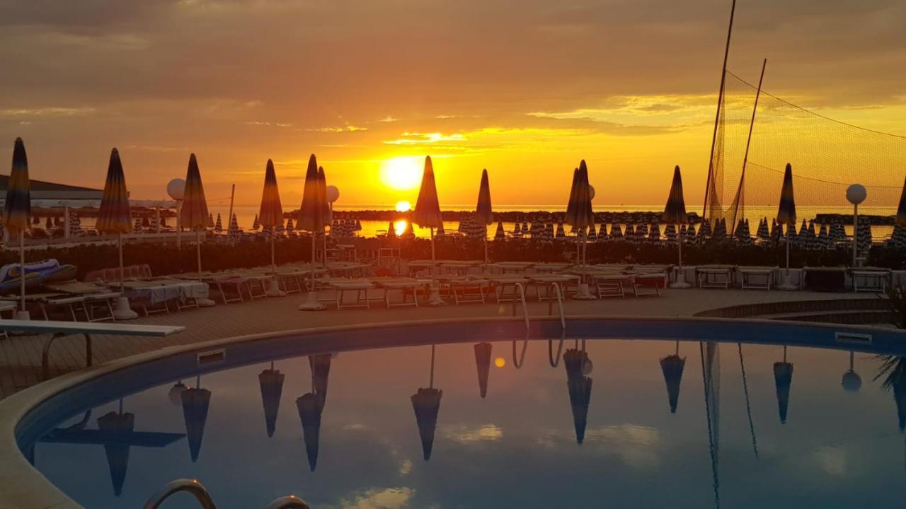 Hotel Marco Lido Di Savio Exterior foto